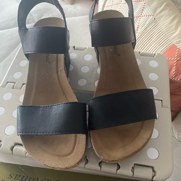 Pierre Dumas Women’s low wedge Chantal Sandals - Picture 1 of 7